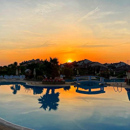 Green Apartment And Pools Дезенцано-дель-Гарда Екстер'єр фото
