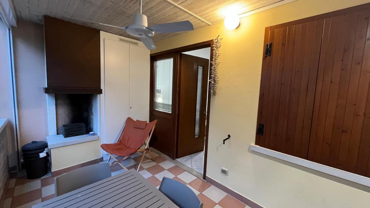 Green Apartment And Pools Дезенцано-дель-Гарда Екстер'єр фото